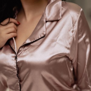 Γυναικείες πιτζάμες σατέν  Γυναικείες πιτζάμες σατέν