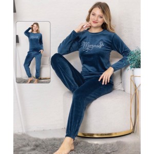 Βελούδινη φόρμα σετ  Βελούδινη φόρμα σετ