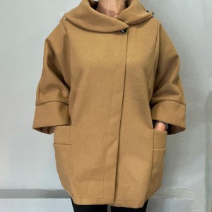 Γυναικείο παλτό (Μαντό) Γυναικείο παλτό (Μαντό)